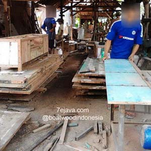 production boatwood furniture